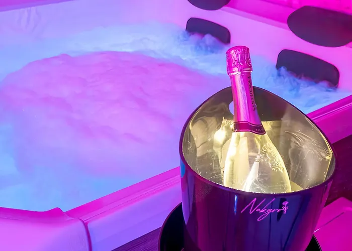 Nakyro Liefdeshotel *